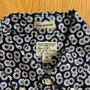 J Crew Untucked Stretch Secret Wash shirt in floral print organic cotton | Med